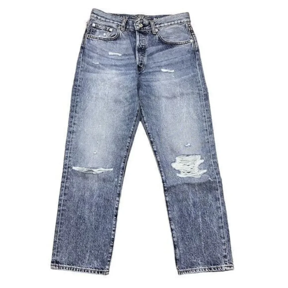 NWT‎ Daily Blue Women's Hype Cropped Jeans Size 28 Medium Wash Distressed Denim